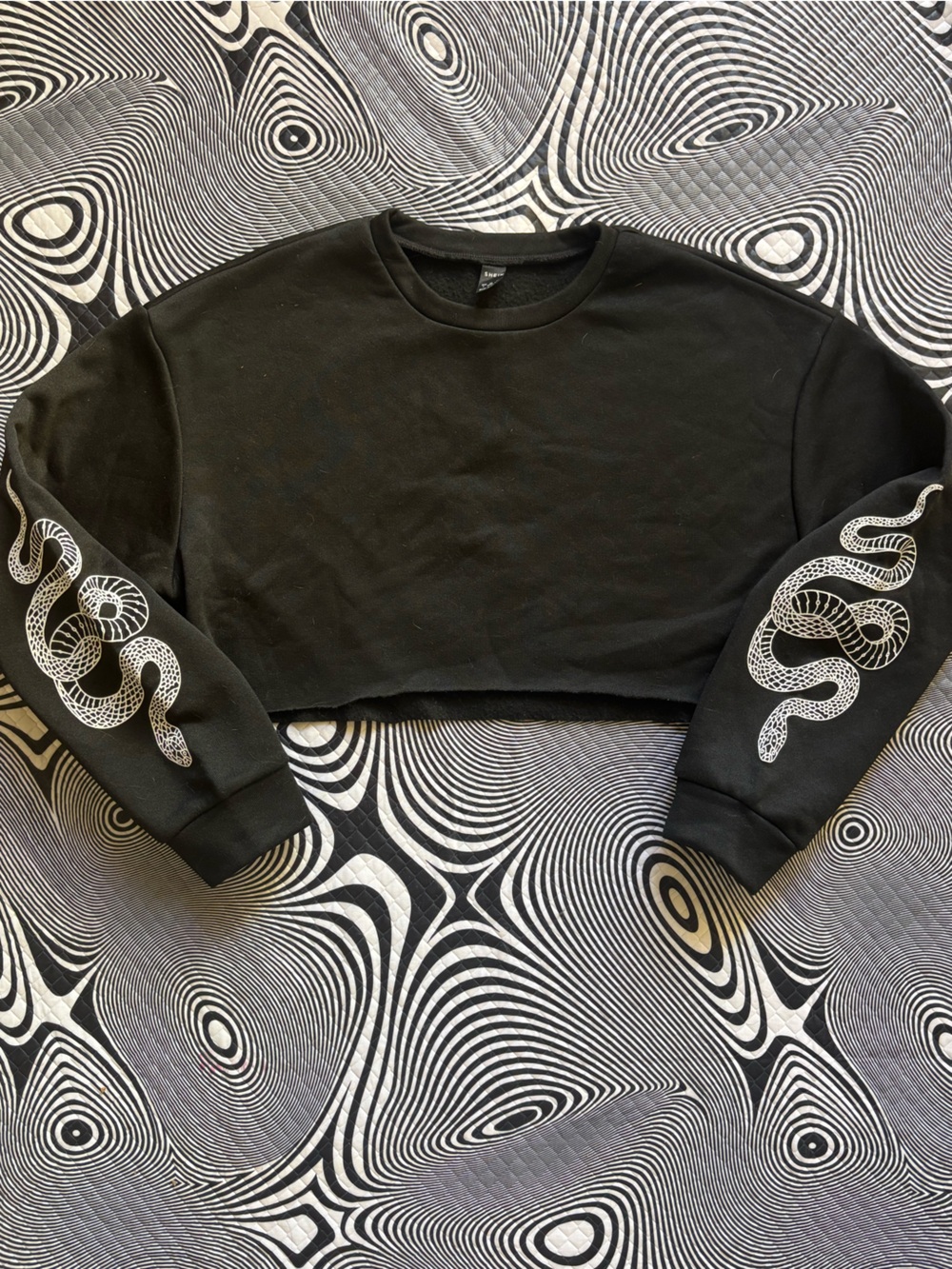 SHEIN Black Cropped Sweatshirt with White Snake Sleeve Print